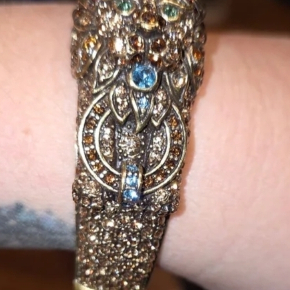 Heidi Daus Lion Cuff Crystal Bracelet Beautiful - Picture 4 of 10